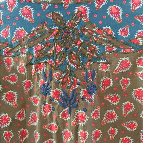 Chic Lightweight Floral Button Down Fique Natalie Shirt - Pom Dot Olive - Picture 7 of 9